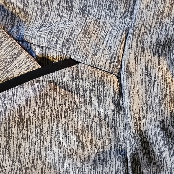 Under Armour medium gray/black striped zip up hoodie - Picture 7 of 15